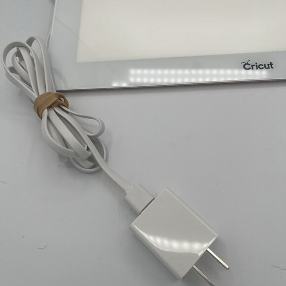Cricut Bright Pad Tracing Pad with Adjustable LED Light CLP7000 - Picture 6 of 6